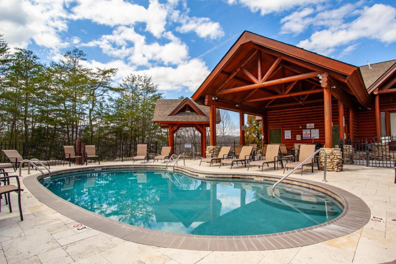 The Bear Paw Palace Mtn View And Community Pools ピジョンフォージ エクステリア 写真