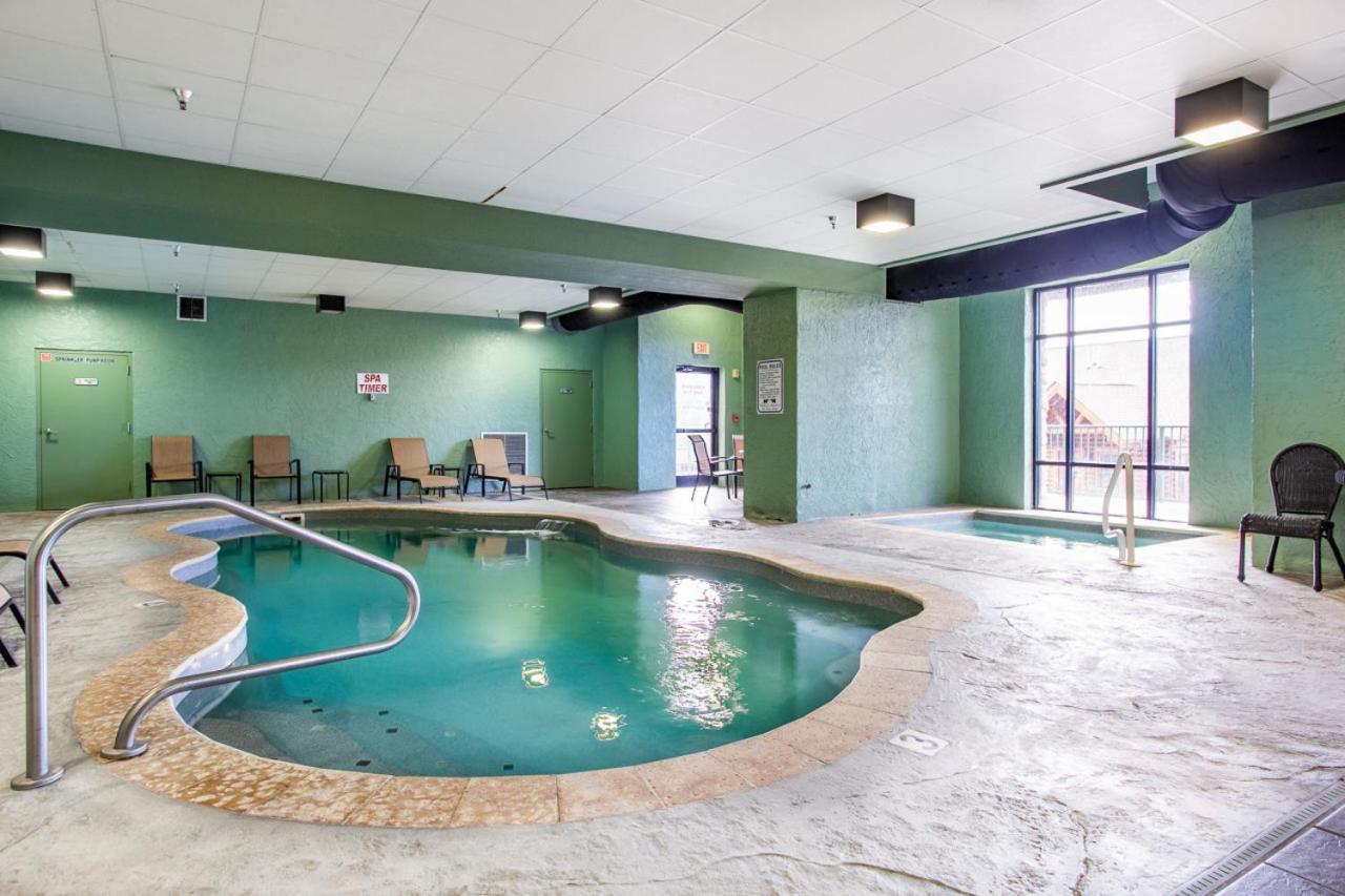 The Bear Paw Palace Mtn View And Community Pools ピジョンフォージ エクステリア 写真