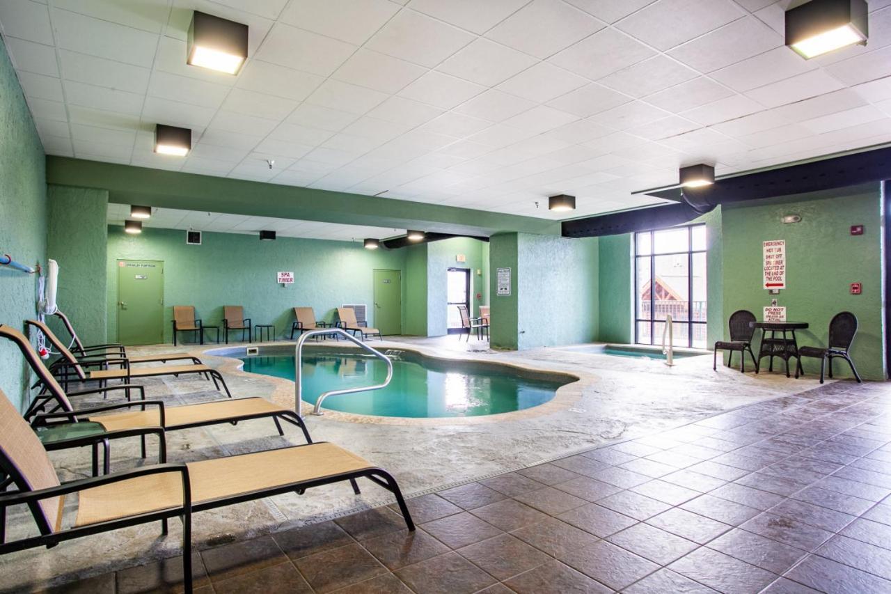 The Bear Paw Palace Mtn View And Community Pools ピジョンフォージ エクステリア 写真