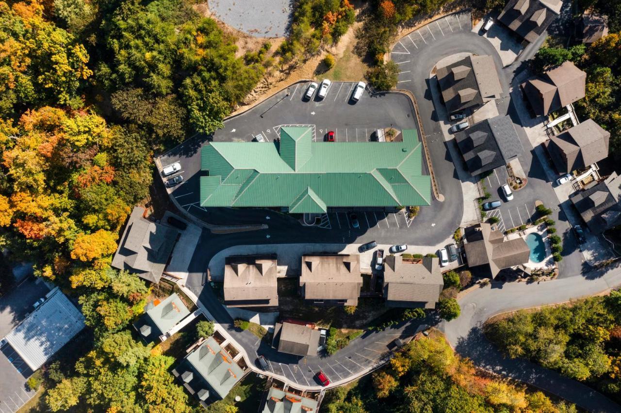 The Bear Paw Palace Mtn View And Community Pools ピジョンフォージ エクステリア 写真